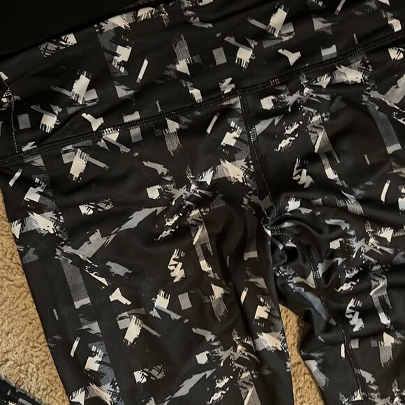 Gym shark Bundle Avtive Top and Yoga leggings - Picture 4 of 10